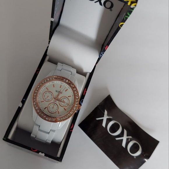 XOXO Womens Watch, Rhinestone watch, Quartz watch, Rose-tone watch - Picture 2 of 12